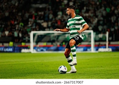 扑克脸修炼手册：如何在任何压力下都保持面无表情？（练就钢铁扑克脸：压力再大也能面不改色）